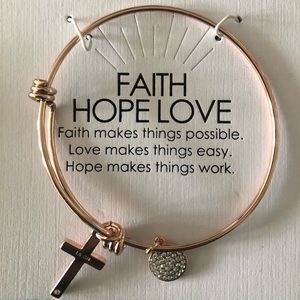 Bangle cross bracelet gold